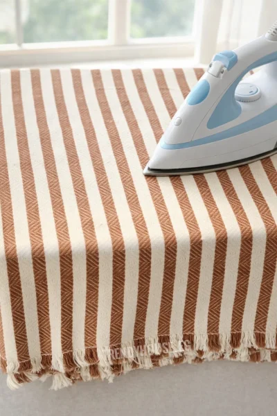 مفرش ركنه بني في بيج 